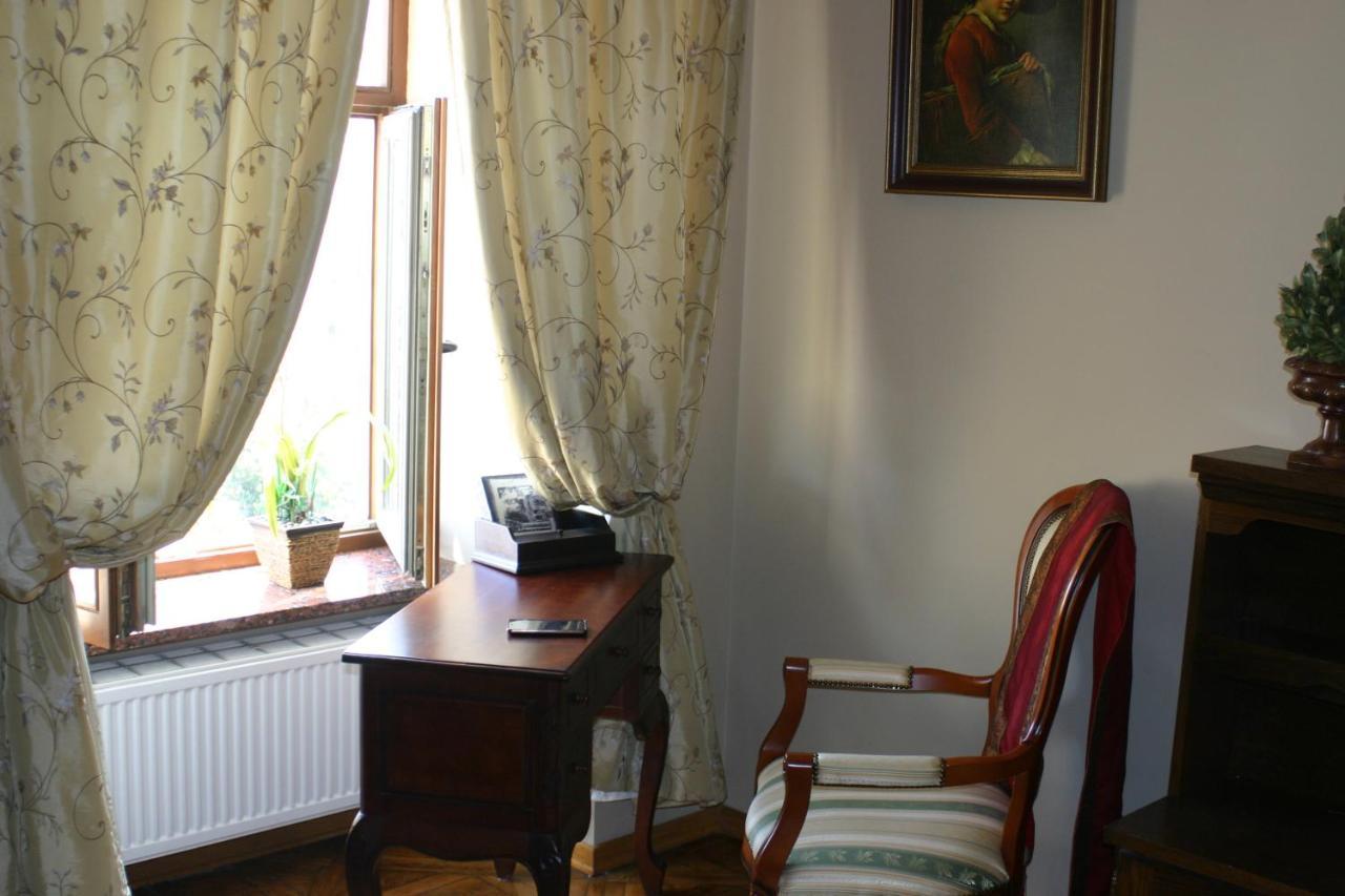 Apartment On Rynok Square ลวีฟ ภายนอก รูปภาพ
