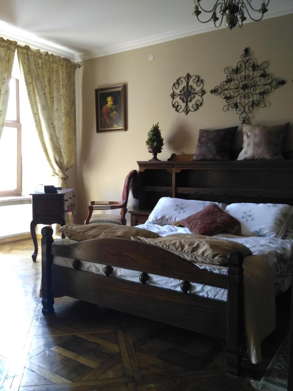 Apartment On Rynok Square ลวีฟ ภายนอก รูปภาพ
