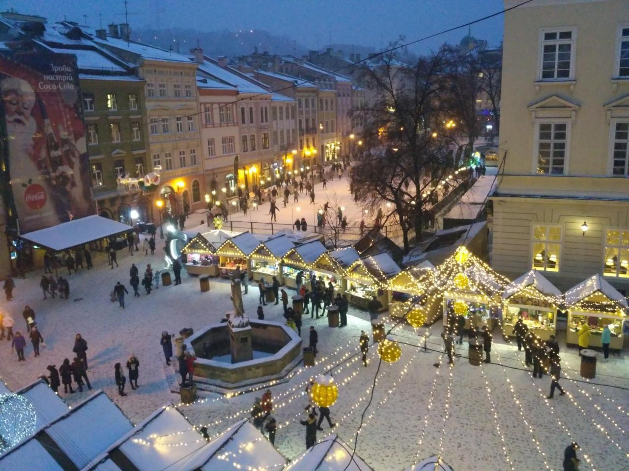 Apartment On Rynok Square ลวีฟ ภายนอก รูปภาพ