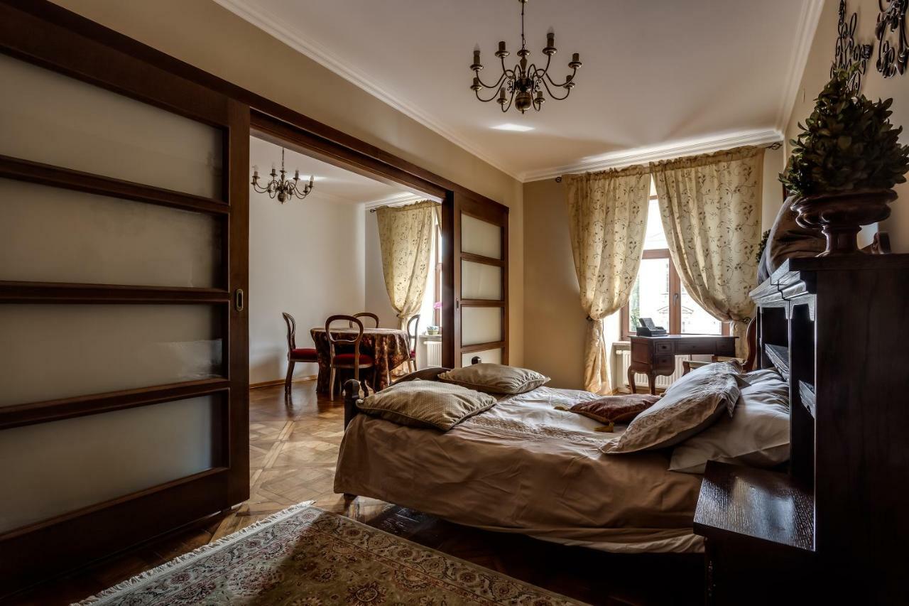 Apartment On Rynok Square ลวีฟ ภายนอก รูปภาพ
