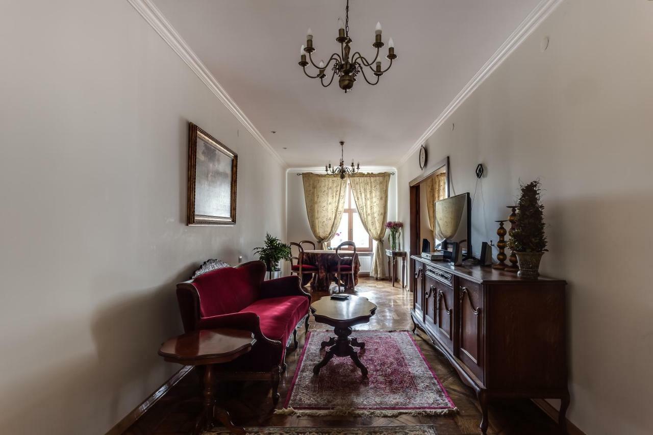 Apartment On Rynok Square ลวีฟ ภายนอก รูปภาพ